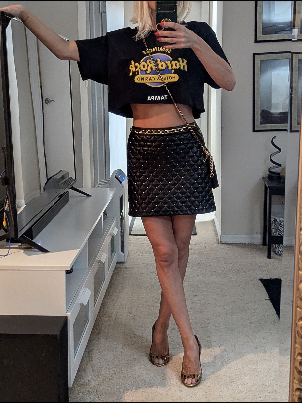 Alice + Olivia Black Quilted Vegan Leather A-Line Mini Skirt with Gold Chain - Picture 7 of 13